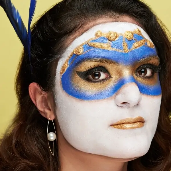 woman with masquerade halloween makeup idea for women