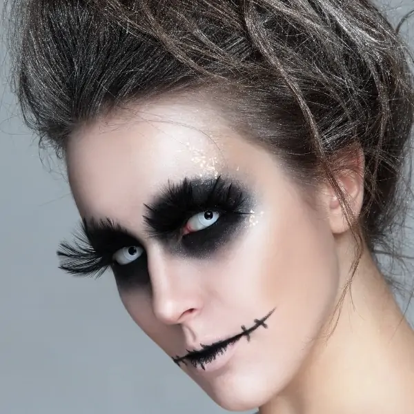 halloween makeup ideas for women - woman with scary makeup