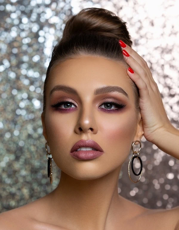 woman with a pink and brown eyeshadow look