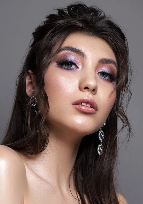 woman with lilac purple eyeshadow makeup look for spring