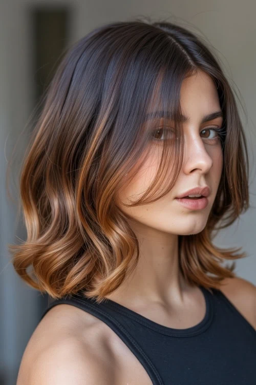 WO,AN WITH LONG BOB OMBRE STYLE