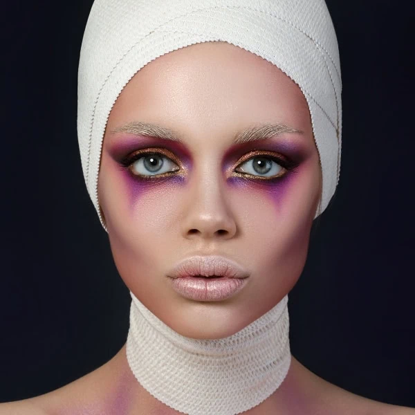 woman with clown halloween makeup